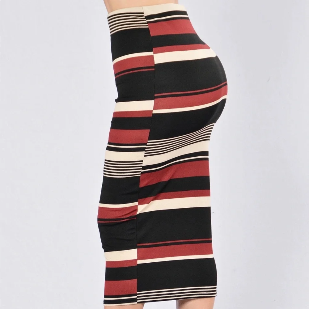 Fashion Nova burgundy black